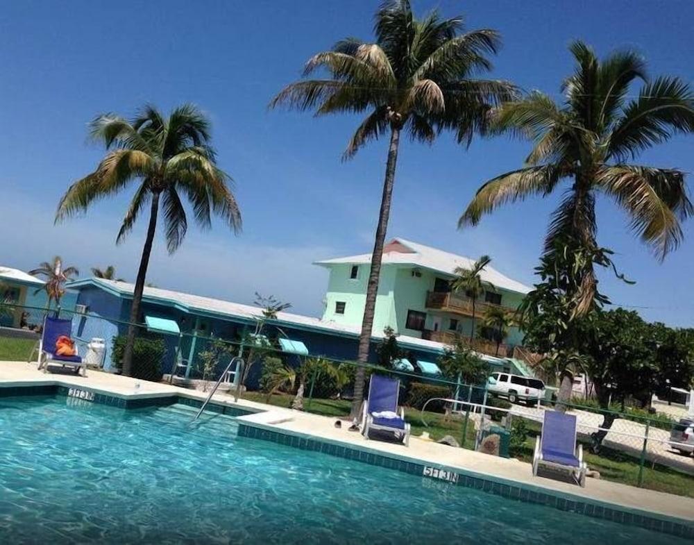 Edgewater Lodge photo 3
