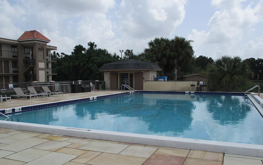 Quality Inn & Suites Kissimmee by The Lake photo 40