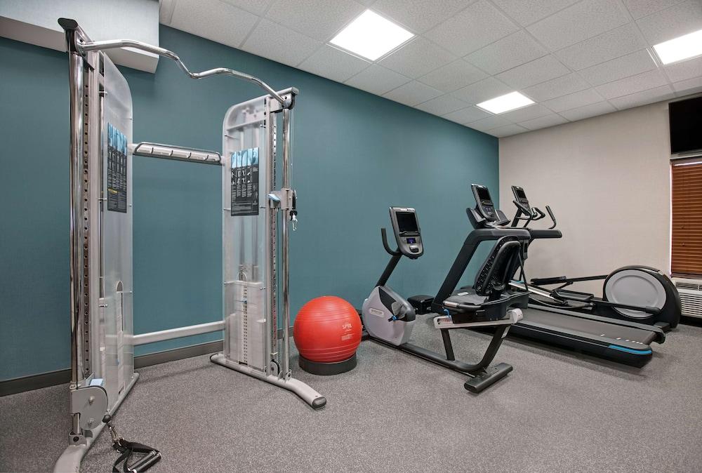 Hampton Inn Greenville I-385 - Woodruff Rd. photo 23