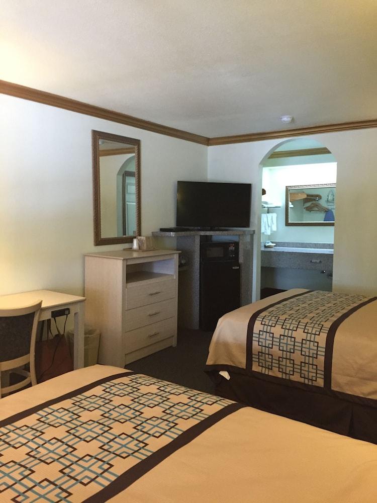 Scottish Inns & Suites at NRG Park photo 5