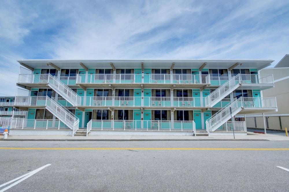 Surf Inn Suites photo 37