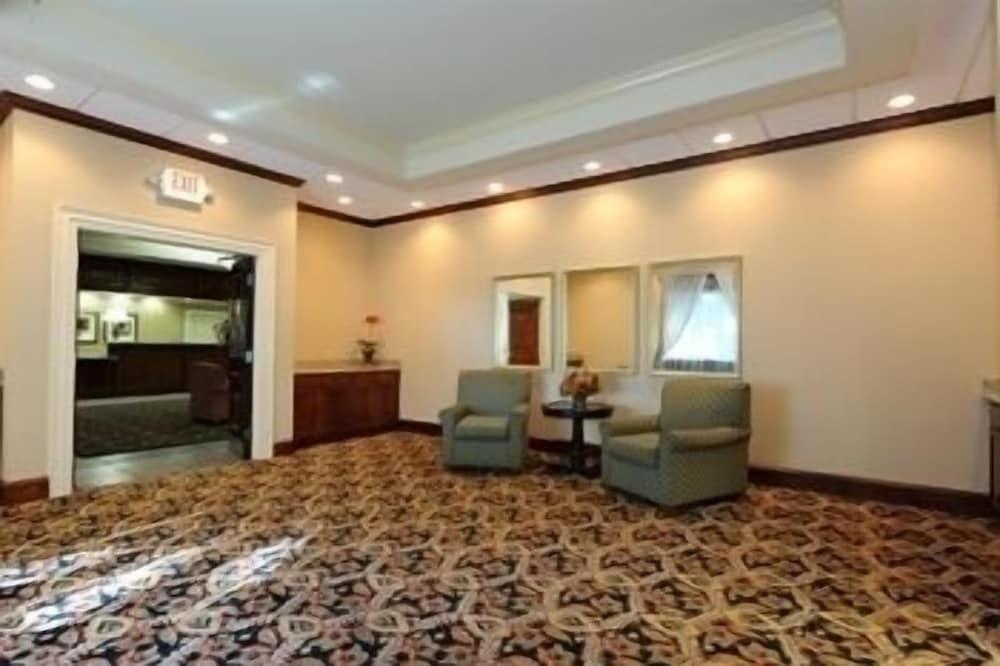 Budgetel Inn & Suites Atlanta photo 28