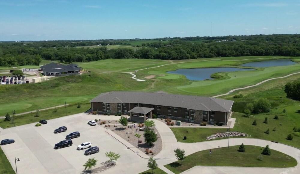 Qube Hotel photo 42