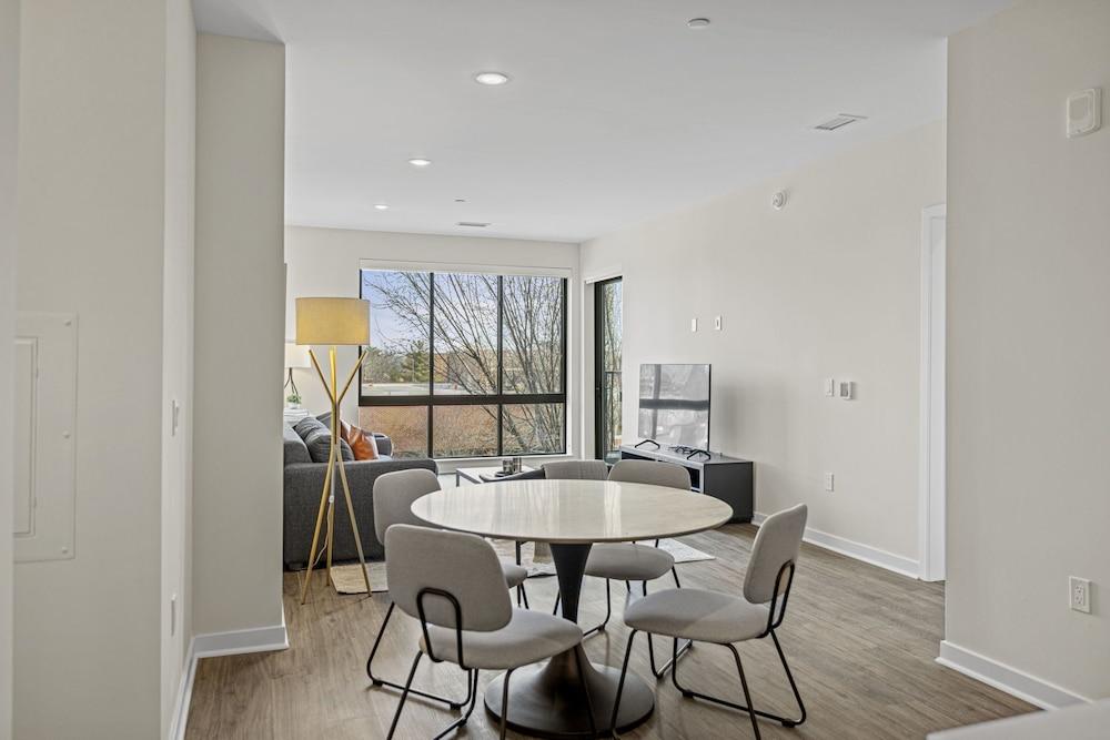 Placemakr Cathedral Heights photo 96