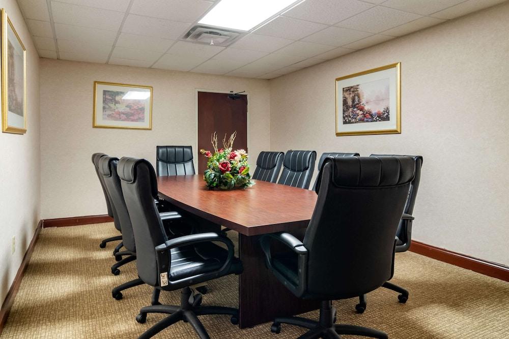Comfort Inn & Suites Suwanee - Sugarloaf photo 28