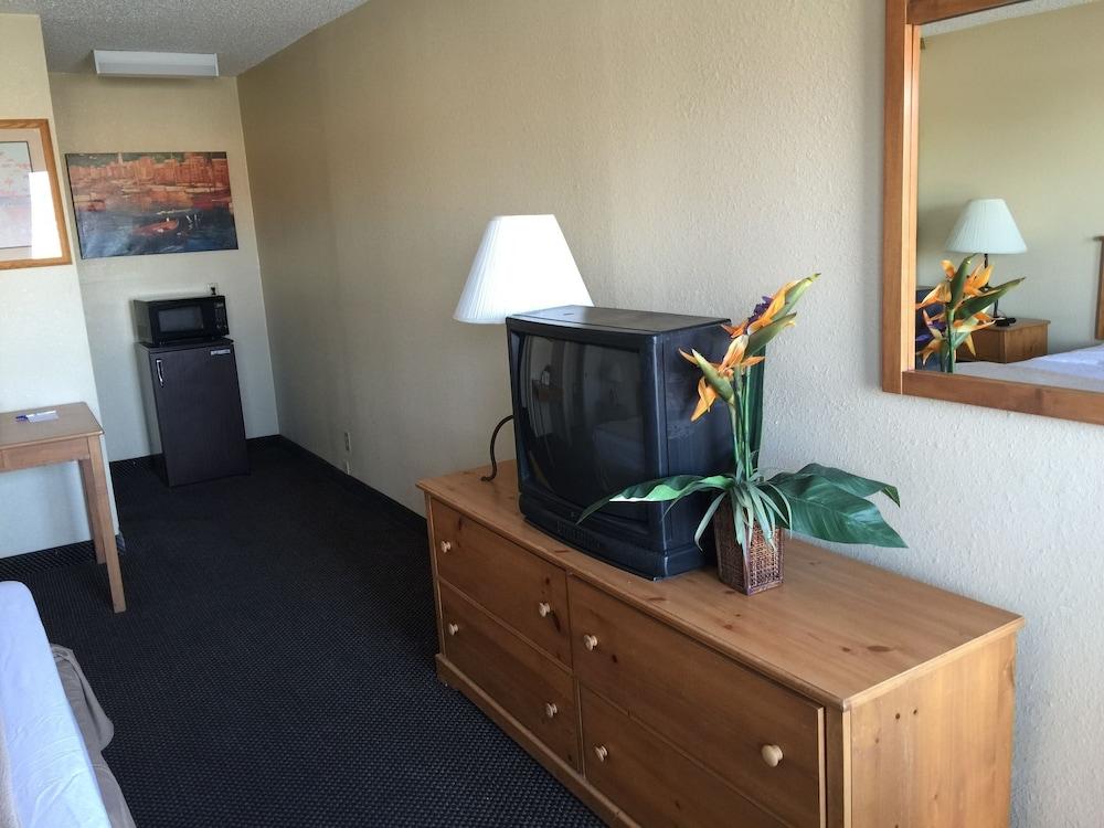 Motel 6 Henderson, NV photo 10
