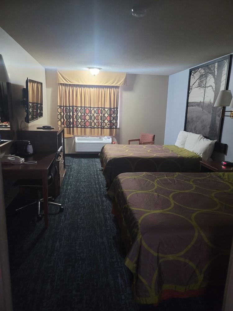 Super 8 by Wyndham Valentine NE photo 8