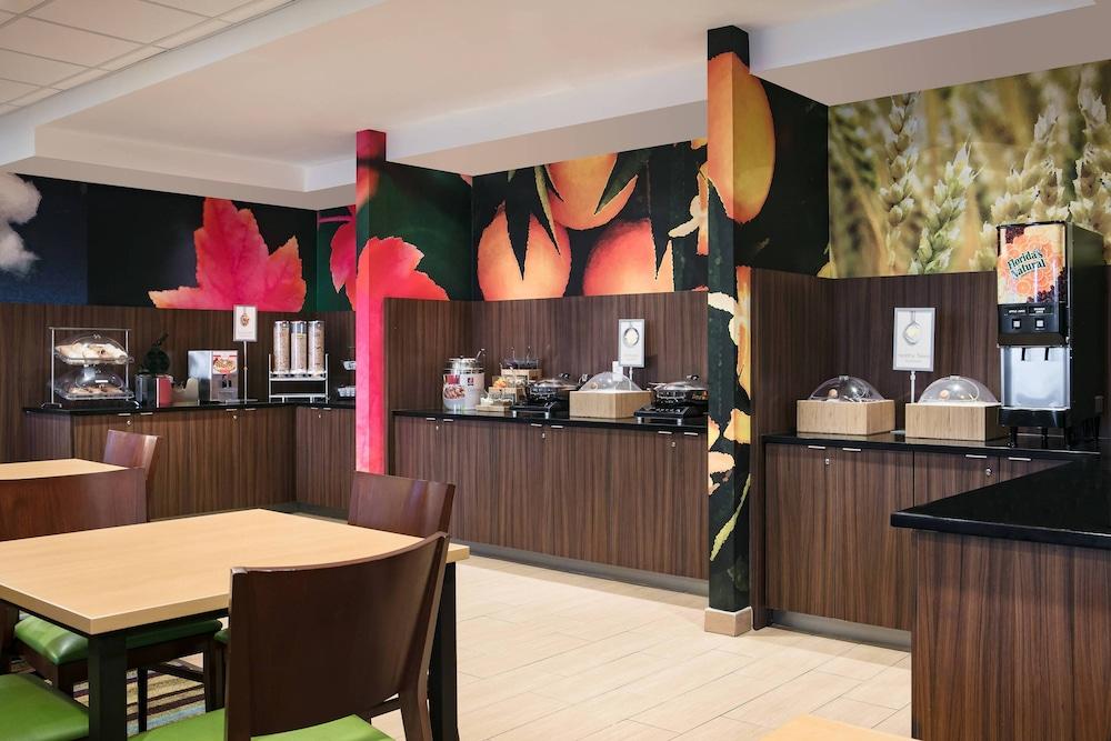 Fairfield Inn by Marriott Manhattan photo 14