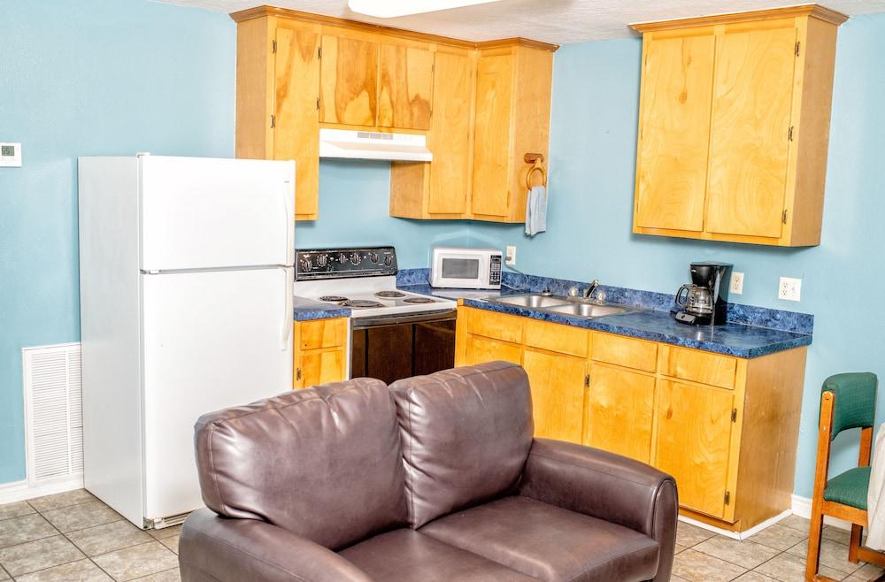 Captain Quarters Motel photo 24