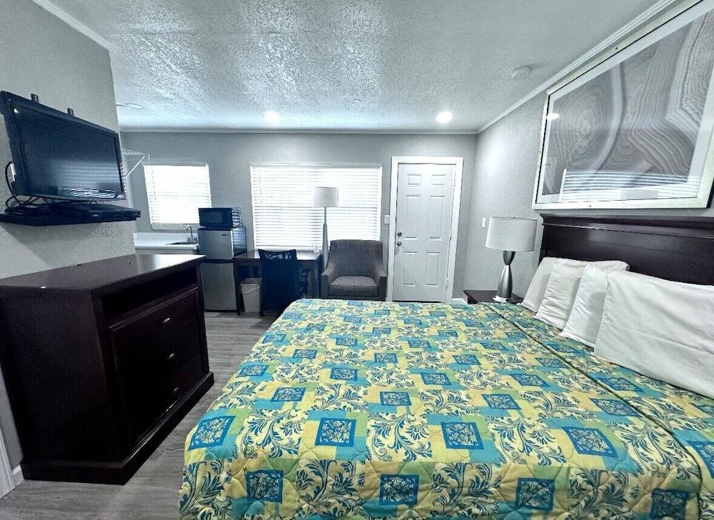 Lemon Bay Motel photo 10