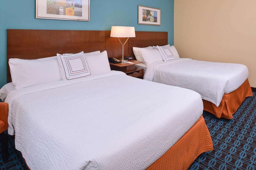 Baymont by Wyndham St. Charles photo 10