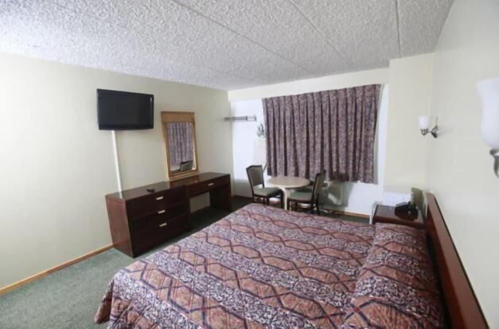 Meadowbrook Motor Lodge photo 7