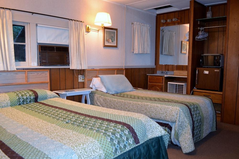 Chamber Lane Motel photo 51