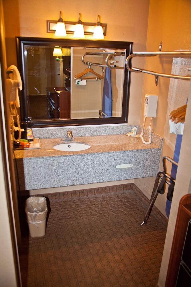 Quality Inn & Suites Macon North photo 20