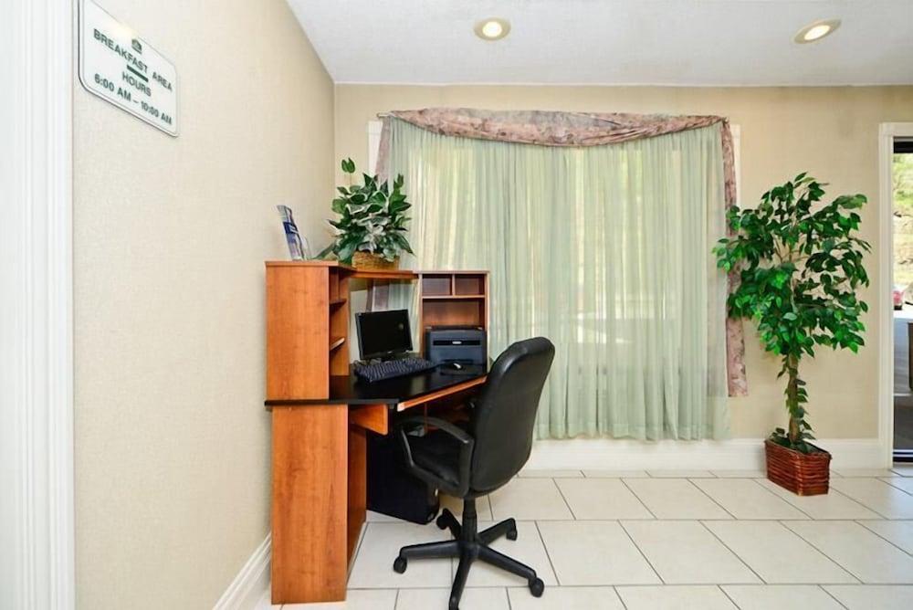 Manchester Heritage Inn And Suites photo 25