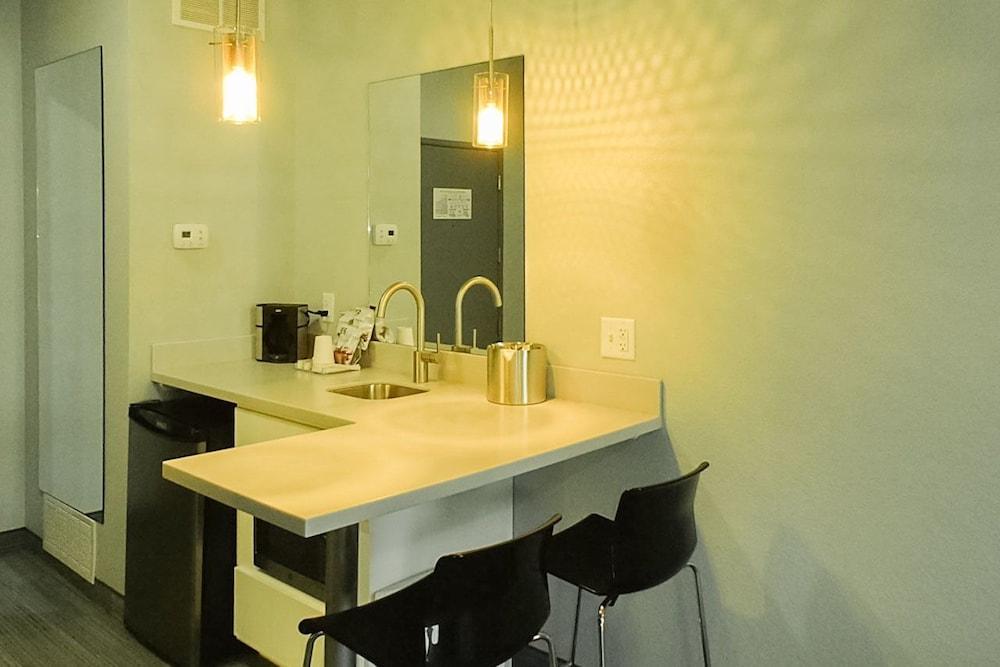 Garland Hotel photo 8