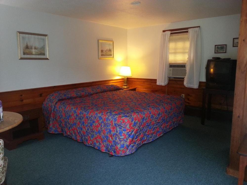 Bass River Motel photo 34