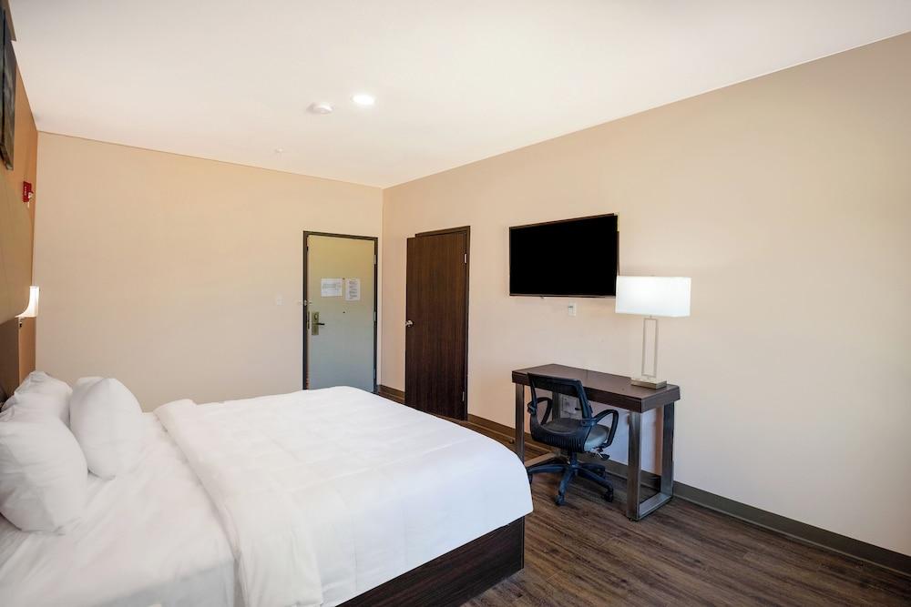 OYO Hotel Adairsville Calhoun South I-75 photo 25