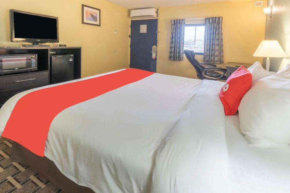 OYO Hotel Knoxville TN Cedar Bluff I-40 photo 16
