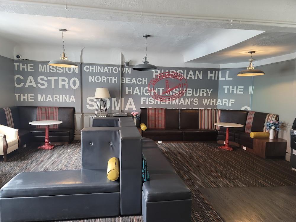 Ansonia Hotel - Hostel photo 13