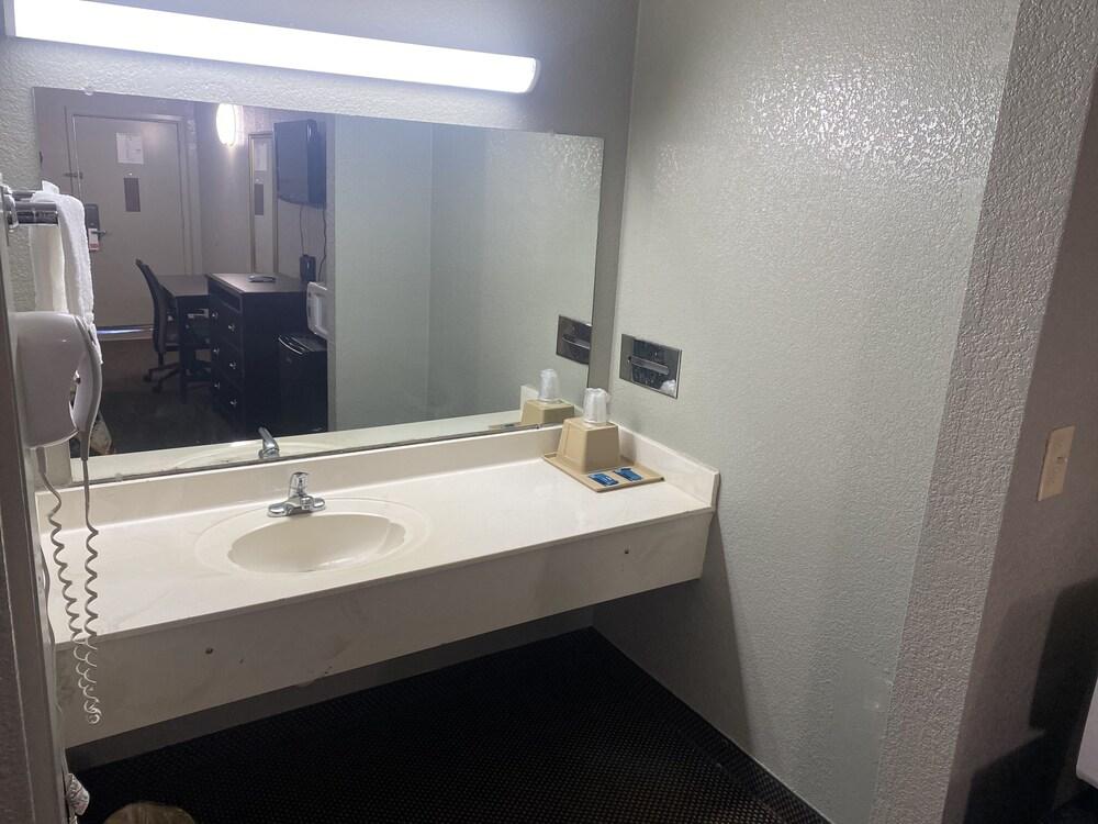Diamond Inn photo 9