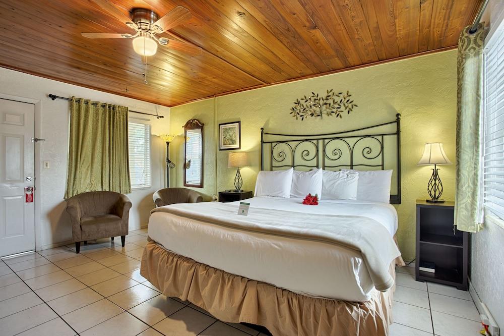 Island Breeze Inn photo 32