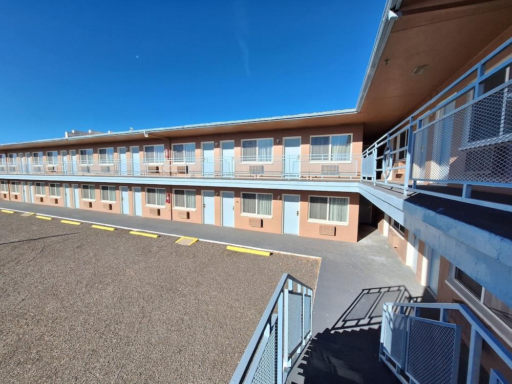 Leisure Lodge Motel photo 3
