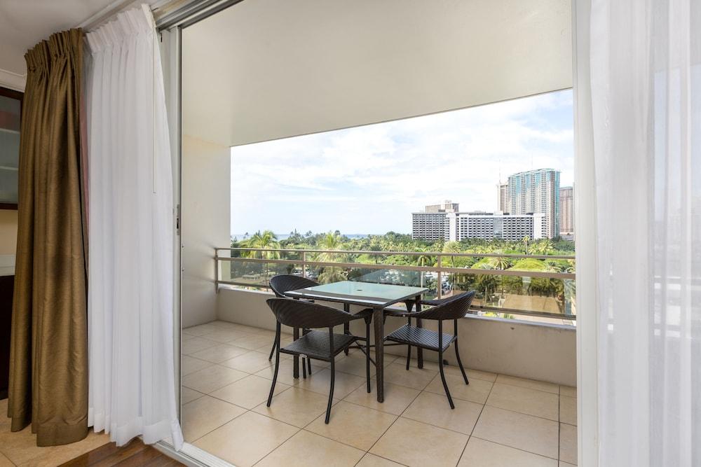Regency on Beachwalk Waikiki by OUTRIGGER photo 44