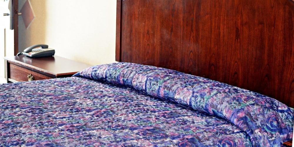 Aloha Inn photo 2