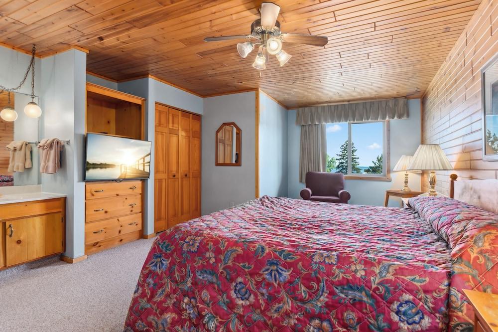 The Lodges at Breezy Point photo 23