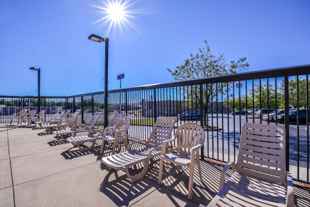 Hampton Inn Martinsburg photo 9