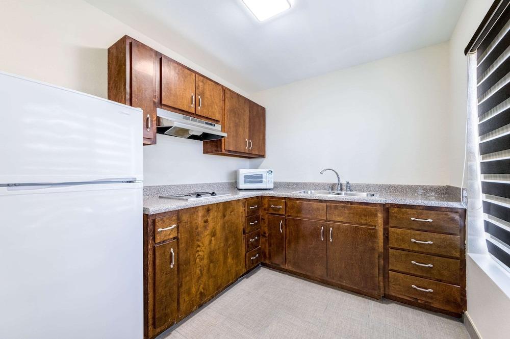 Clarion Pointe Madison Huntsville photo 25