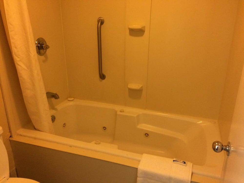 FairBridge Inn Express Natchez photo 7