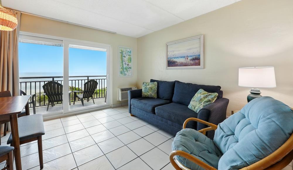 Beacher's Lodge Oceanfront Suites photo 17