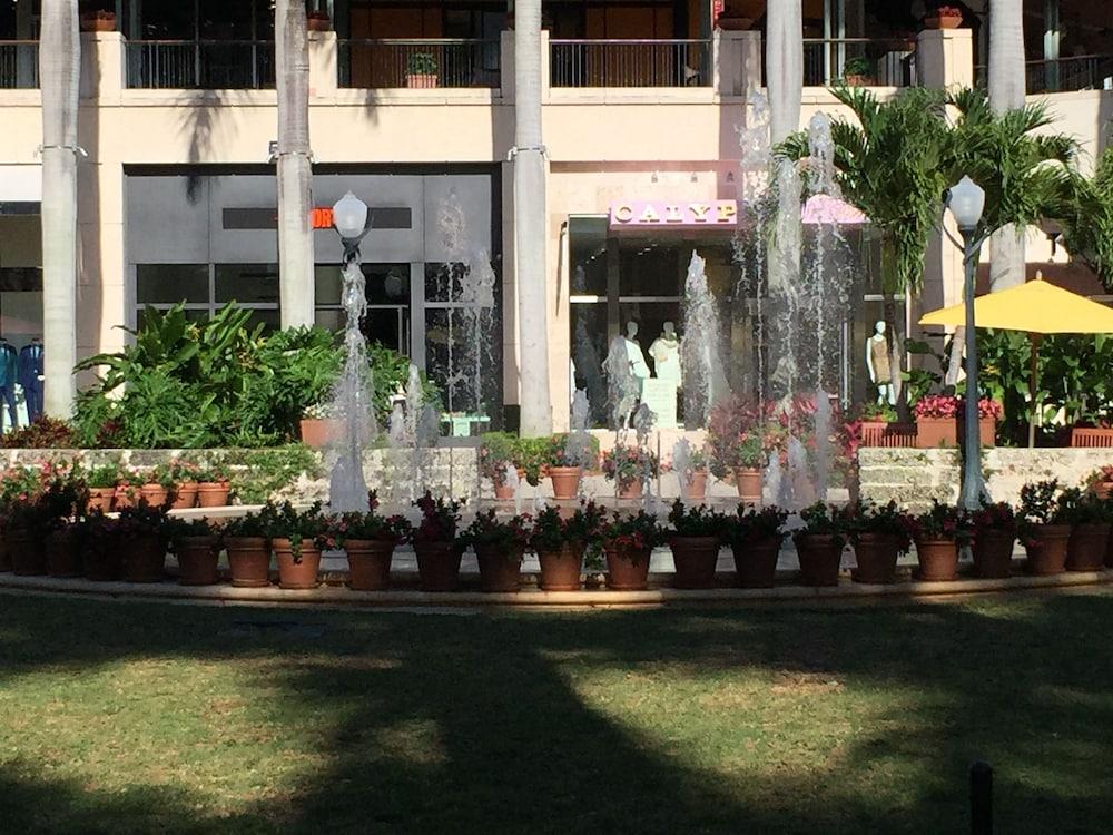 LYX Suites at Merrick Park in Coral Gables photo 35