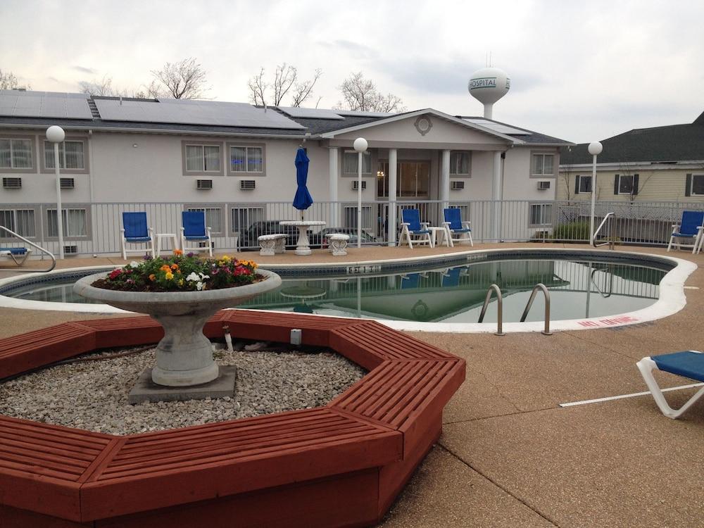 Baymont by Wyndham Osage Beach photo 2