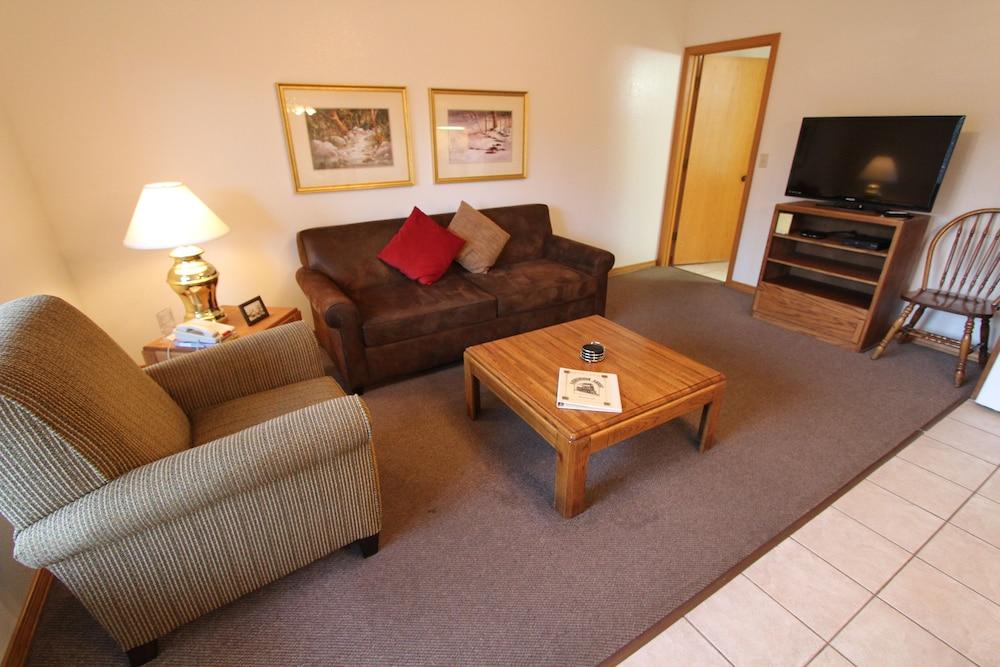 Roundhouse Resort photo 11
