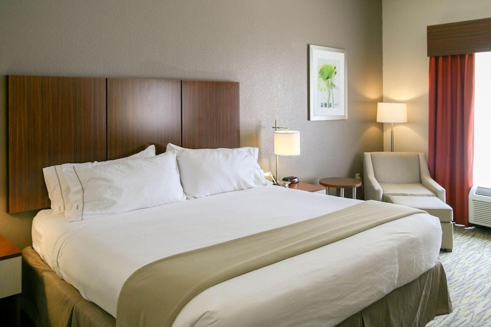 Holiday Inn Express & Suites Vicksburg by IHG photo 2