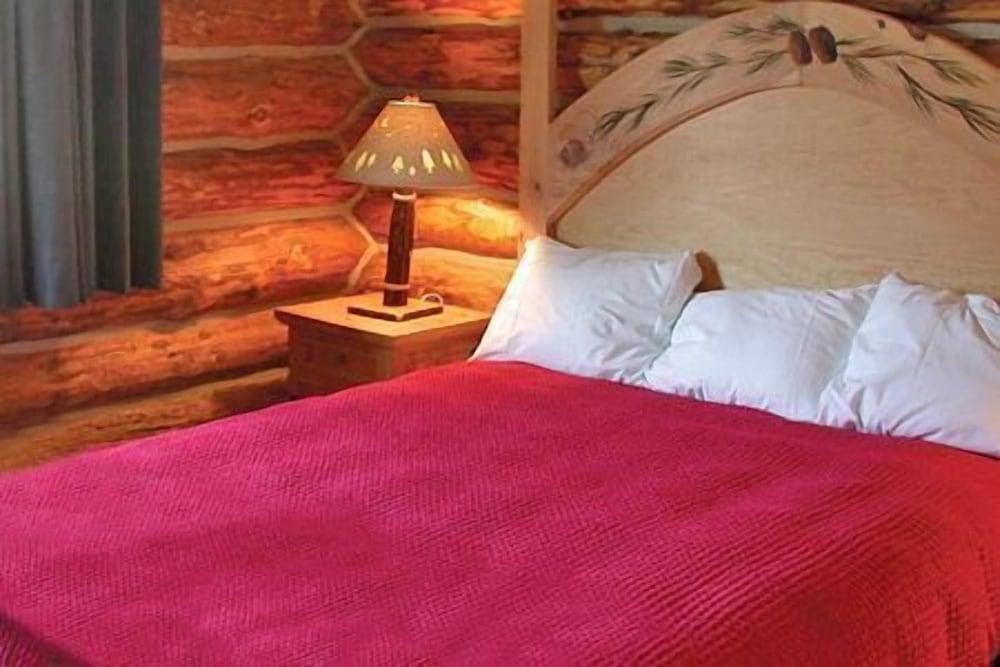 Cowboy Heaven Cabins photo 17