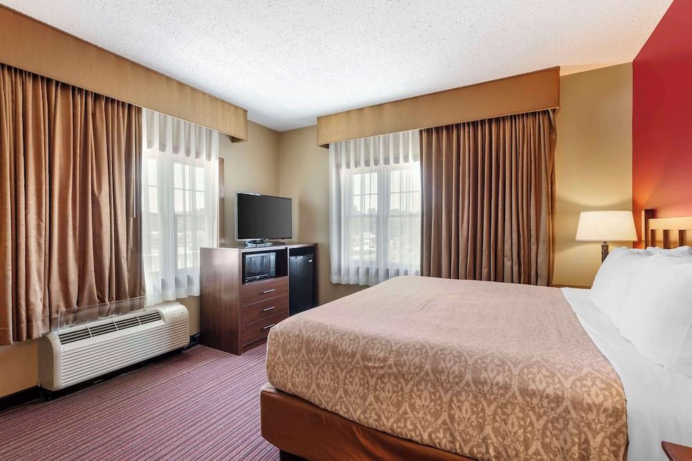 Best Western Plus Dutch Haus Inn and Suites photo 24