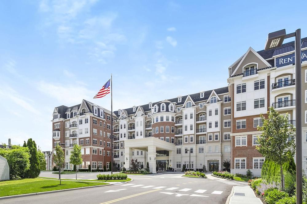 The Vanderbilt Hotel Suites — hotel in Westbury