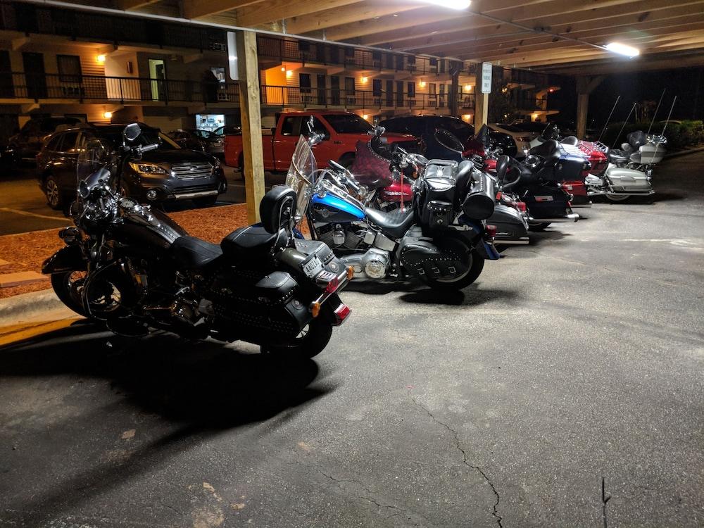 Cherokee Lodge photo 21
