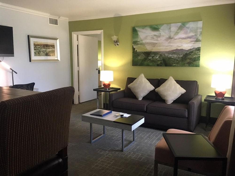 SureStay InnSuites Phoenix Hotel & Suites by Best Western photo 8