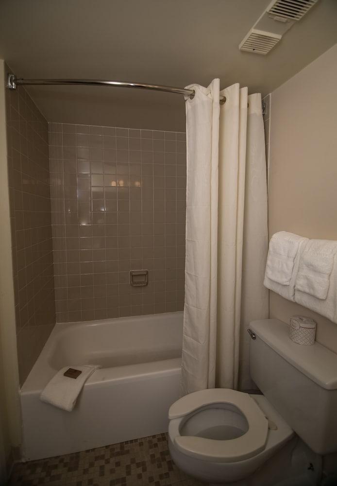 Port Labelle Inn & Conference Center photo 5