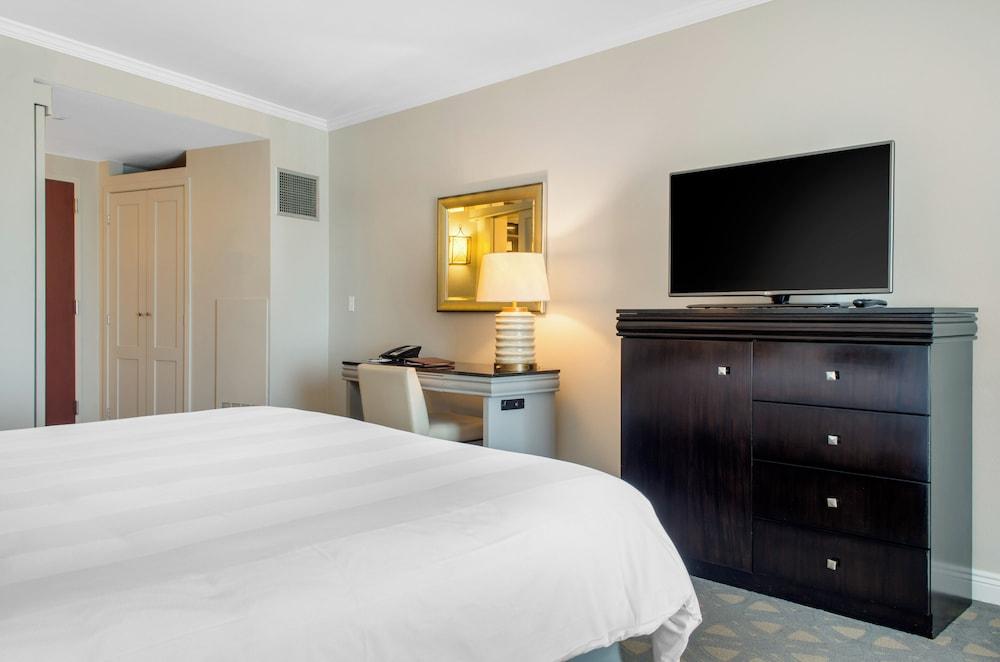 The Riverfront Hotel New Orleans photo 8