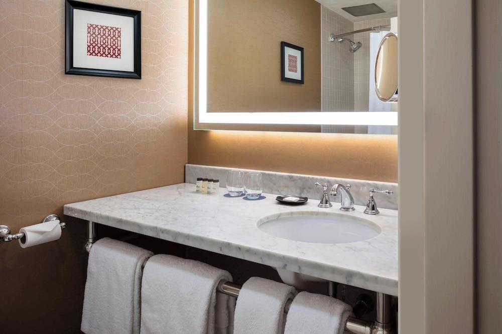 Sheraton Commander Hotel photo 56