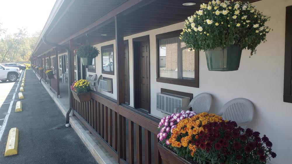 Upper Delaware Inn photo 14