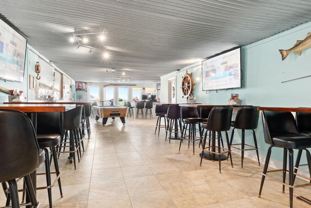 Lowes Wharf Marina Inn photo 13