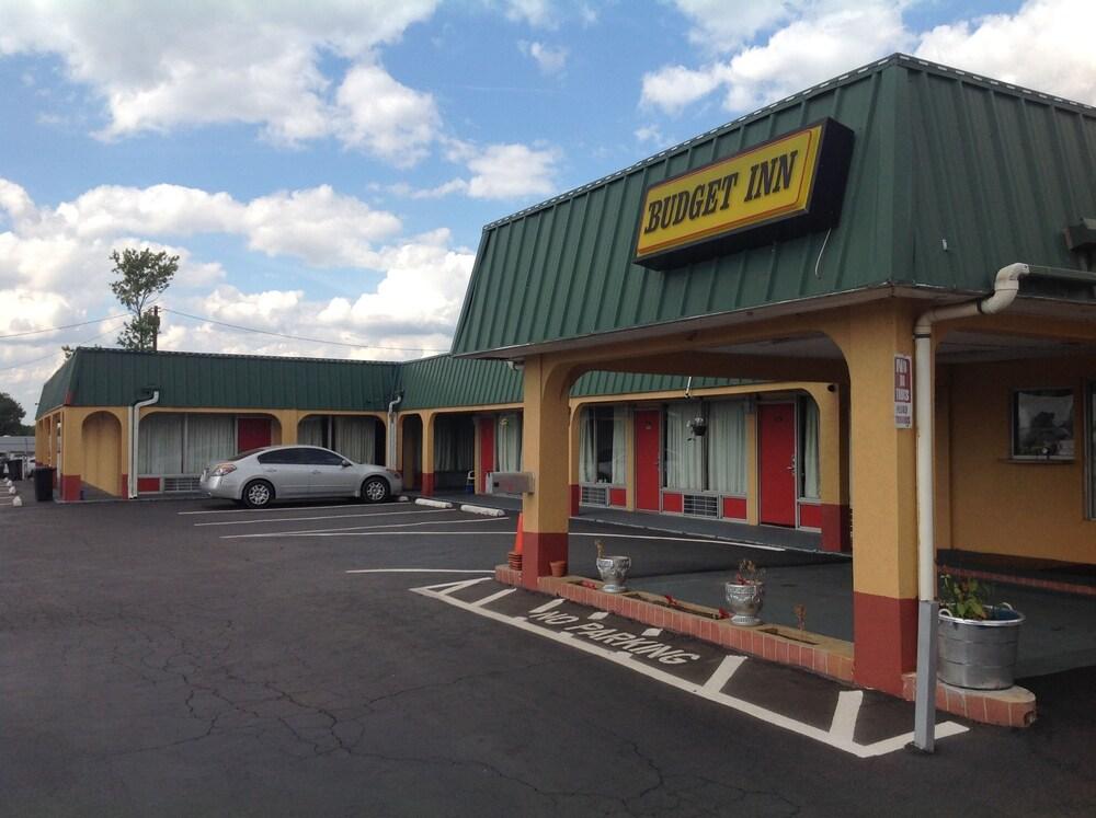 Budget Inn photo 1