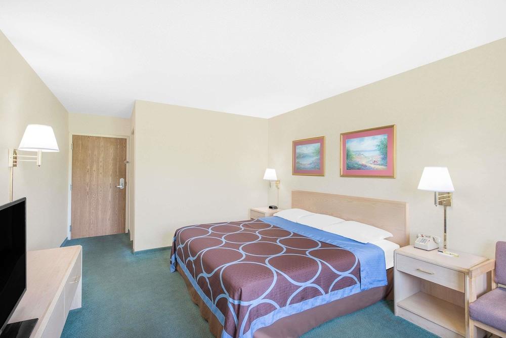 Super 8 by Wyndham Canandaigua photo 27